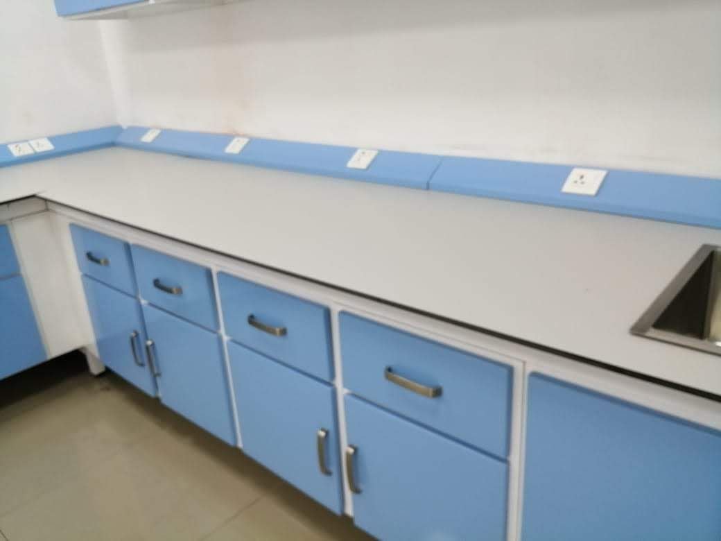 Laboratory worktop with service sockets and sink